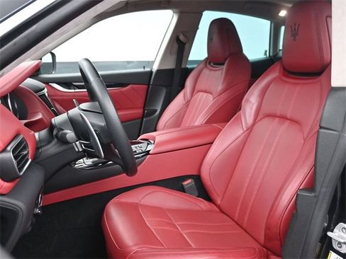 Used 2022 Maserati Levante Modena image 8