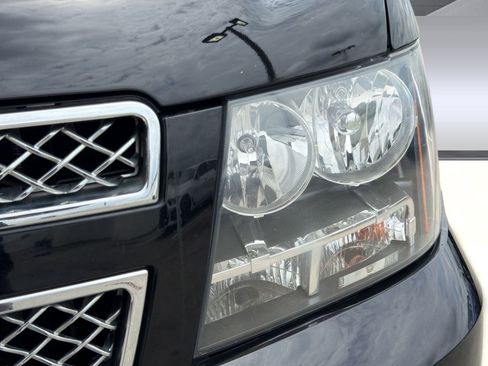Used 2013 Chevrolet Suburban LTZ RWD image 10