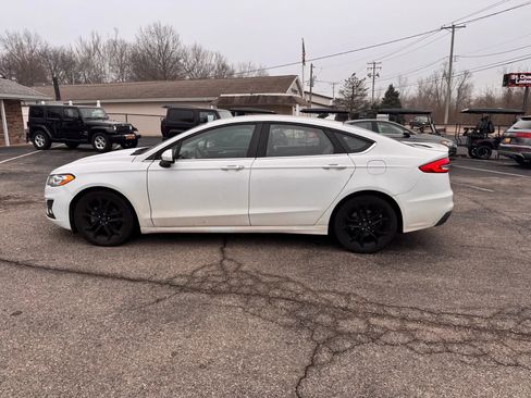 Used 2020 Ford Fusion SE w/ Equipment Group 151A image 2