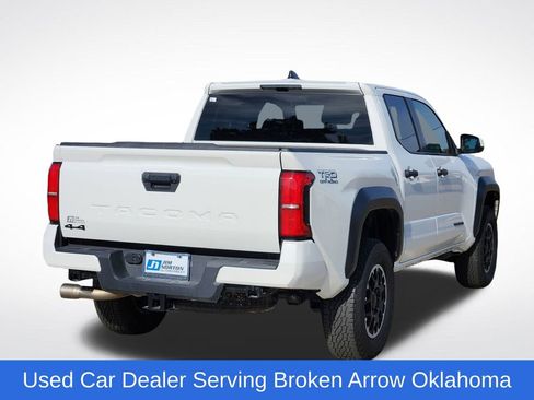 Used 2024 Toyota Tacoma TRD Off-Road image 8