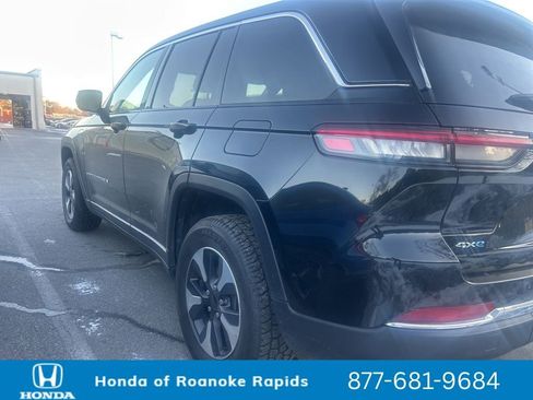 Used 2024 Jeep Grand Cherokee Limited 4xe image 2