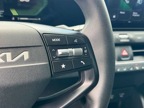 Certified 2025 Kia K4 FWD image 22