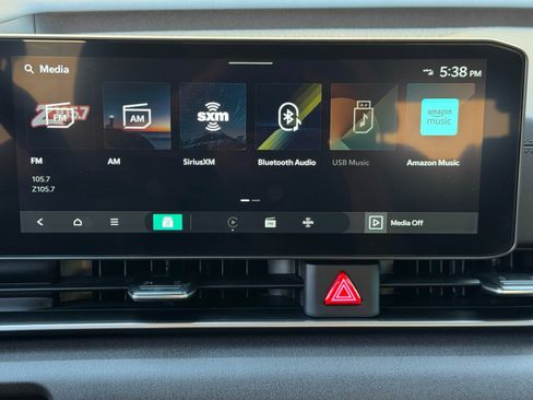 Used 2025 Kia Carnival EX FWD image 26