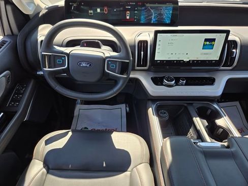 Used 2025 Ford Expedition Max Active AWD/4WD image 14