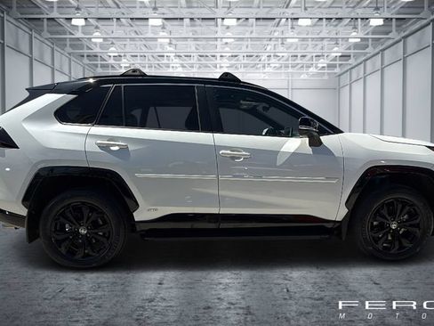 Used 2022 Toyota RAV4 XSE AWD/4WD image 6
