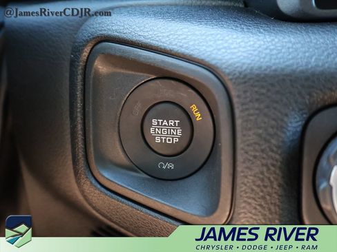 Used 2024 Jeep Wrangler Unlimited AWD/4WD image 30