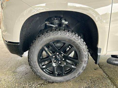 New 2026 Chevrolet Silverado 1500 Custom Trail Boss w/ LPO, Dark Essentials Package AWD/4WD image 31