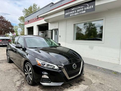 Used 2020 Nissan Altima 2.5 SR w/ Premium Package image 7
