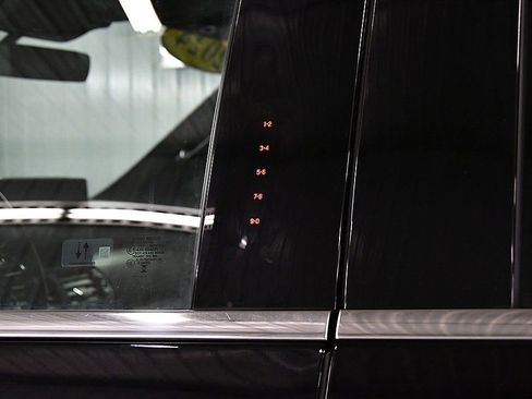 Used 2024 Lincoln Navigator Premiere image 13