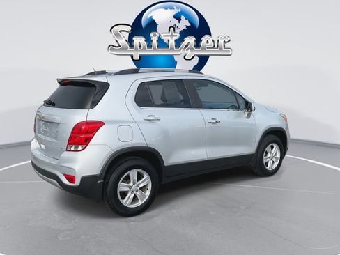Used 2019 Chevrolet Trax LT w/ LT Convenience Package image 9