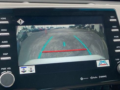Used 2022 Toyota Avalon XLE FWD image 23