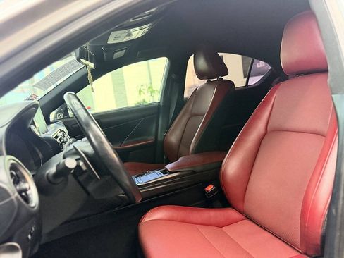 Used 2022 Lexus IS 300 RWD image 4