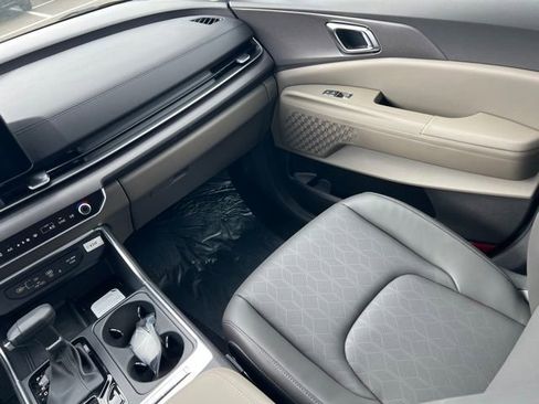 New 2026 Kia Carnival EX FWD image 15