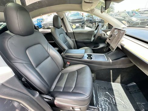 Used 2021 Tesla Model Y Long Range AWD/4WD image 26