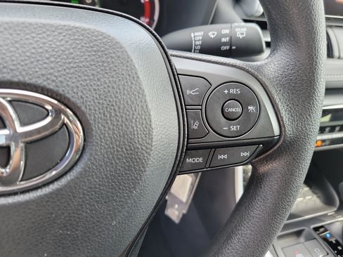 Certified 2025 Toyota RAV4 LE FWD image 28