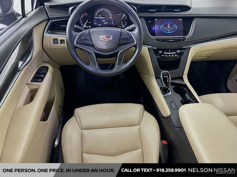 Used 2017 Cadillac XT5 FWD image 21