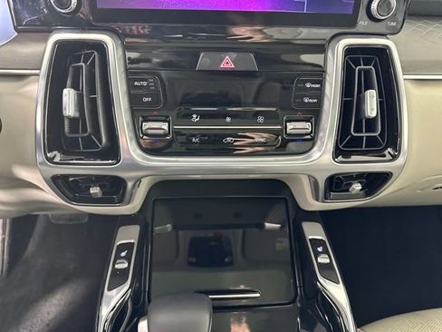Used 2023 Kia Sorento SX image 23