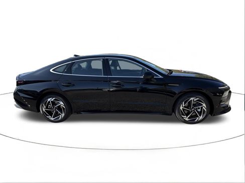 New 2026 Hyundai Sonata SEL image 2