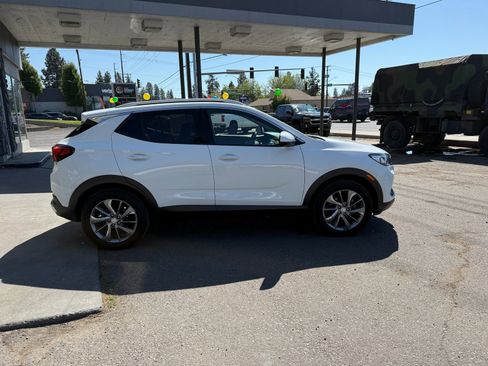 Used 2021 Buick Encore GX Essence w/ Experience Buick Package image 4