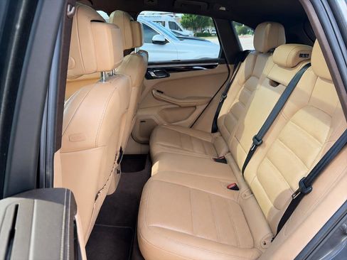 Used 2016 Porsche Macan S AWD/4WD image 6