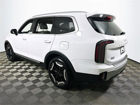 Used 2024 Kia Telluride EX image 5