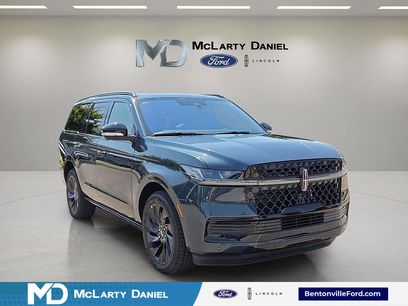 New 2025 Lincoln Navigator Reserve w/ Jet Appearance Package