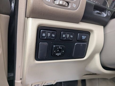 Used 2005 Toyota Land Cruiser image 28