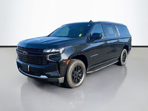 Used 2024 Chevrolet Suburban LT AWD/4WD image 3