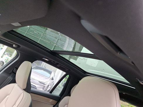Certified 2025 Volvo XC90 T8 Plus w/ Protection Package Premier AWD/4WD image 14