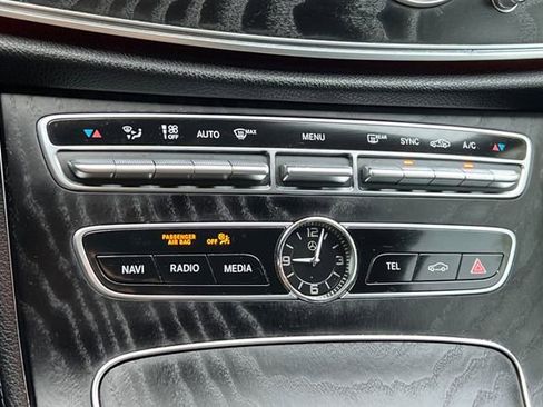 Used 2020 Mercedes-Benz E 350 Sedan image 23