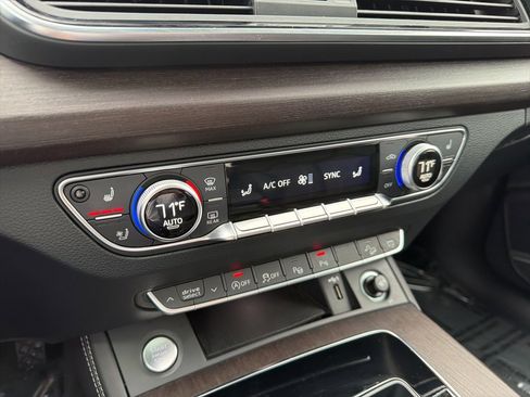 Used 2023 Audi Q5 2.0T Prestige w/ Prestige Package image 13