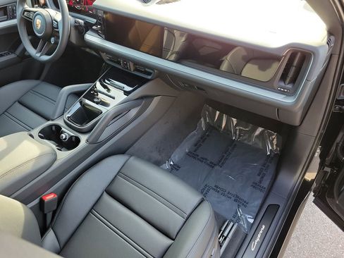 New 2026 Porsche Cayenne Coupe image 19