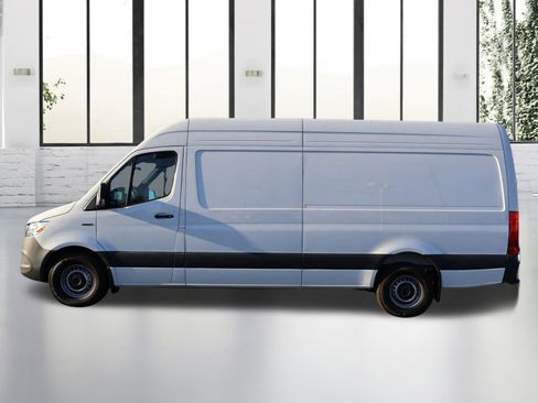 Used 2024 Mercedes-Benz eSprinter 170 Cargo image 2
