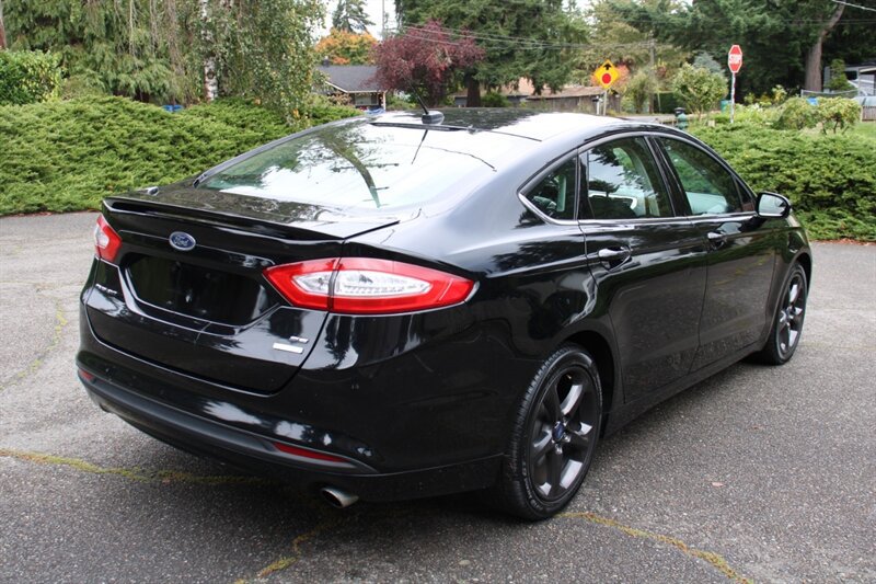 Used 2016 Ford Fusion SE w/ Equipment Group 201A FWD image 3
