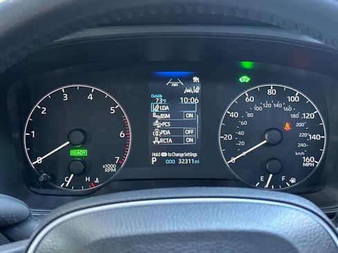 Used 2024 Toyota Corolla SE w/ SE Package FWD image 19