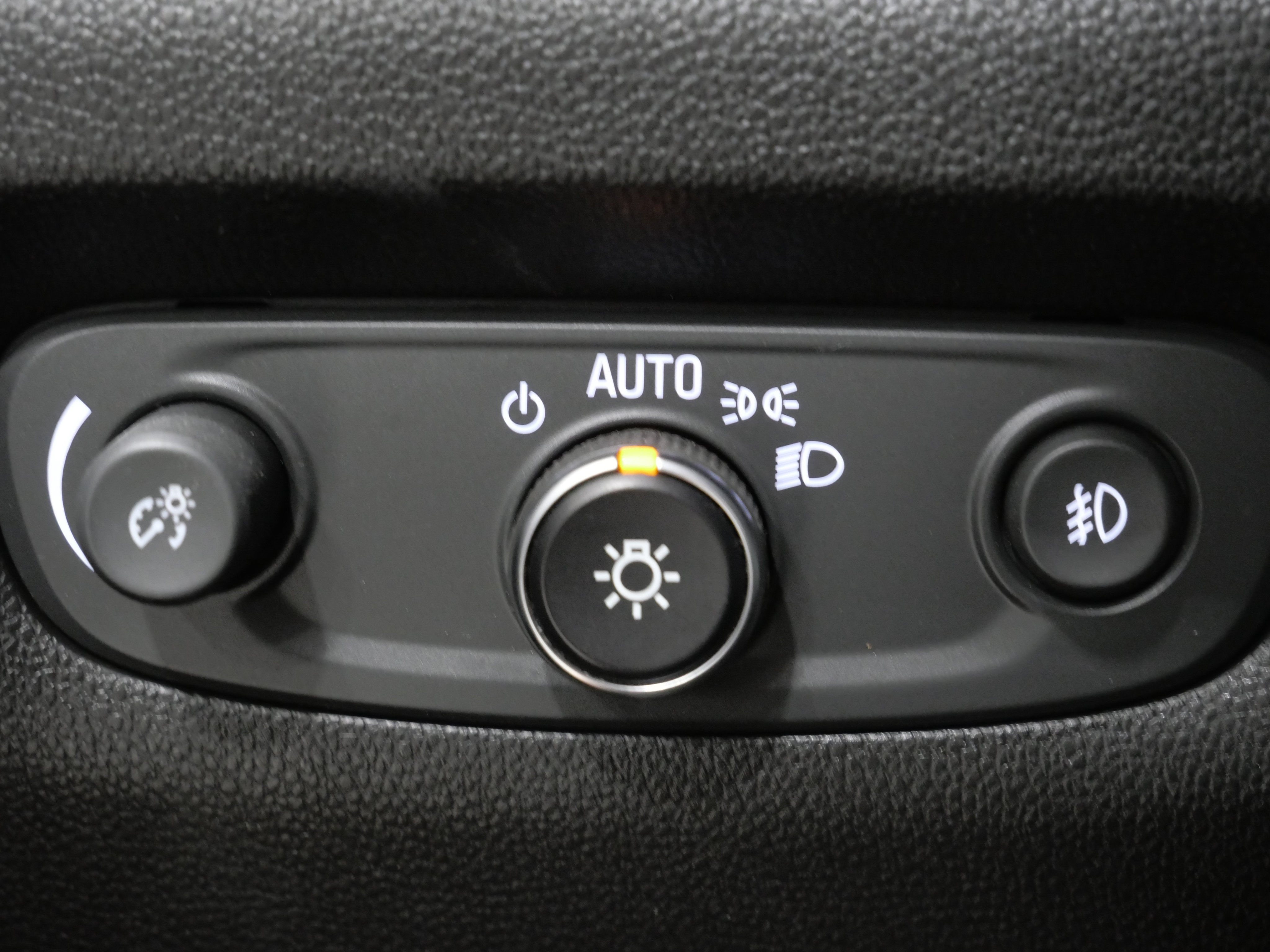 Used 2019 Chevrolet Traverse LT FWD image 14
