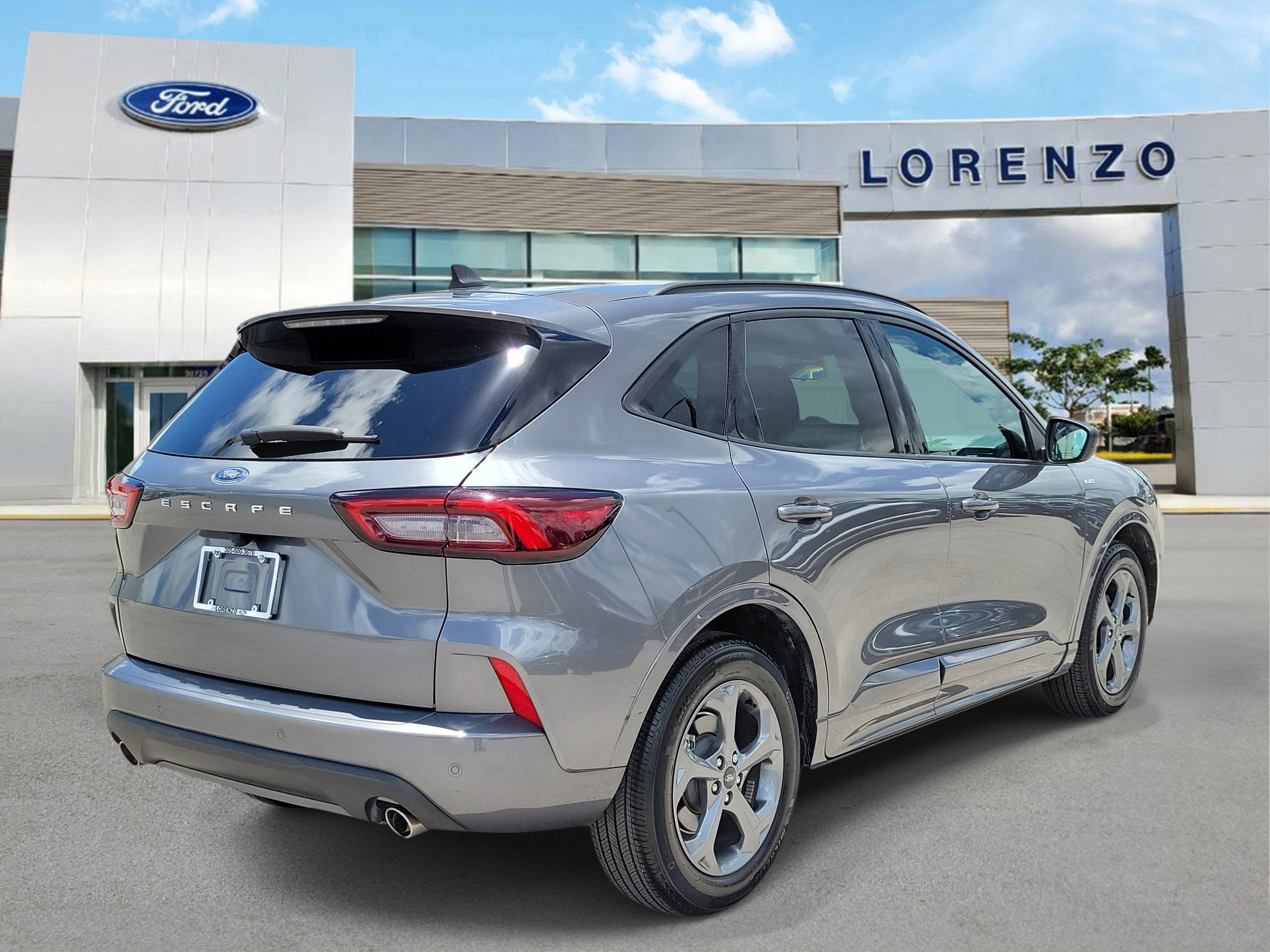 Used 2024 Ford Escape ST-Line w/ Tech Pack #1 FWD image 5