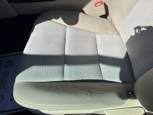 Used 2012 Toyota Camry LE image 9