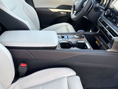 New 2026 Lexus RX 350 AWD image 24