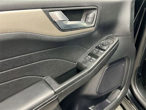 Used 2022 Ford Escape SEL image 20