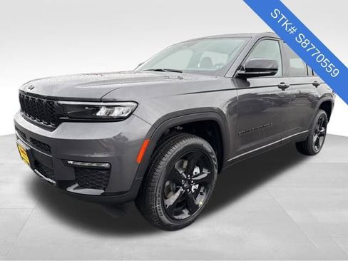 New 2025 Jeep Grand Cherokee L Limited w/ Black Appearance Package image 3