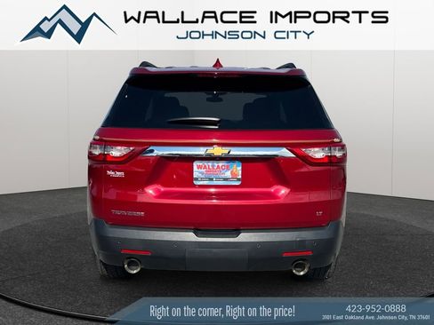 Used 2021 Chevrolet Traverse LT FWD image 4