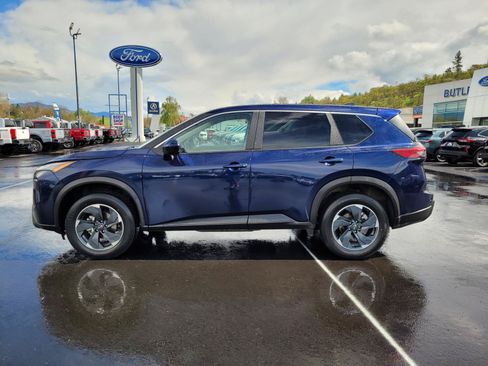 Used 2025 Nissan Rogue SV FWD image 8