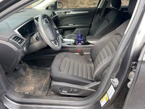 Used 2015 Ford Fusion SE image 8