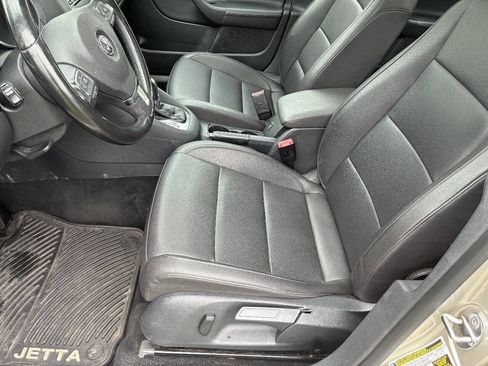 Used 2013 Volkswagen Jetta SE FWD image 7