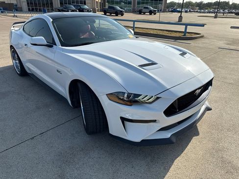 Used 2018 Ford Mustang GT Premium w/ GT Performance Package RWD image 17