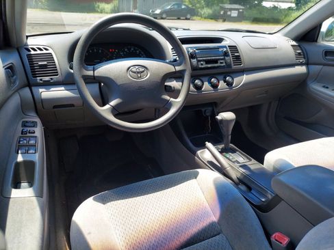 Used 2004 Toyota Camry LE FWD image 7