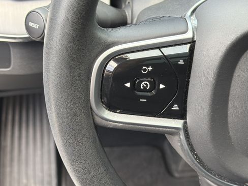 Used 2023 Volvo XC90 B5 Core AWD/4WD image 19