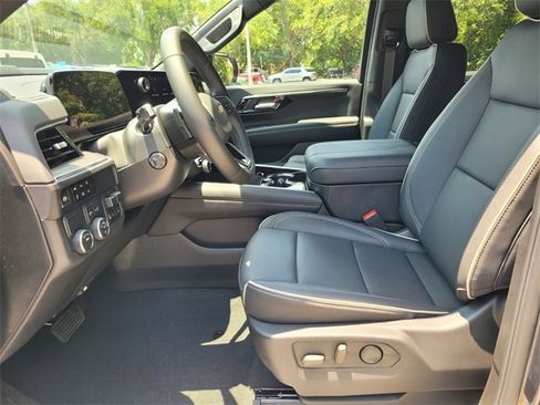 New 2025 Chevrolet Suburban Premier w/ Sun And Tow Package image 14