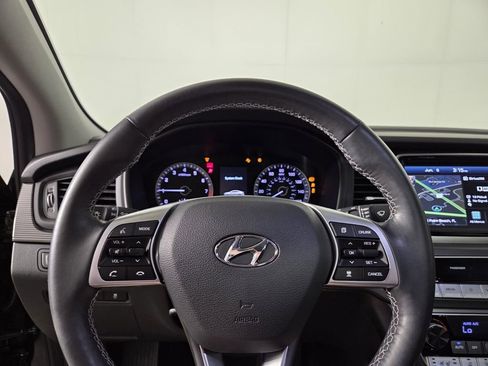Used 2019 Hyundai Sonata Limited w/ Ultimate Package 04 FWD image 14